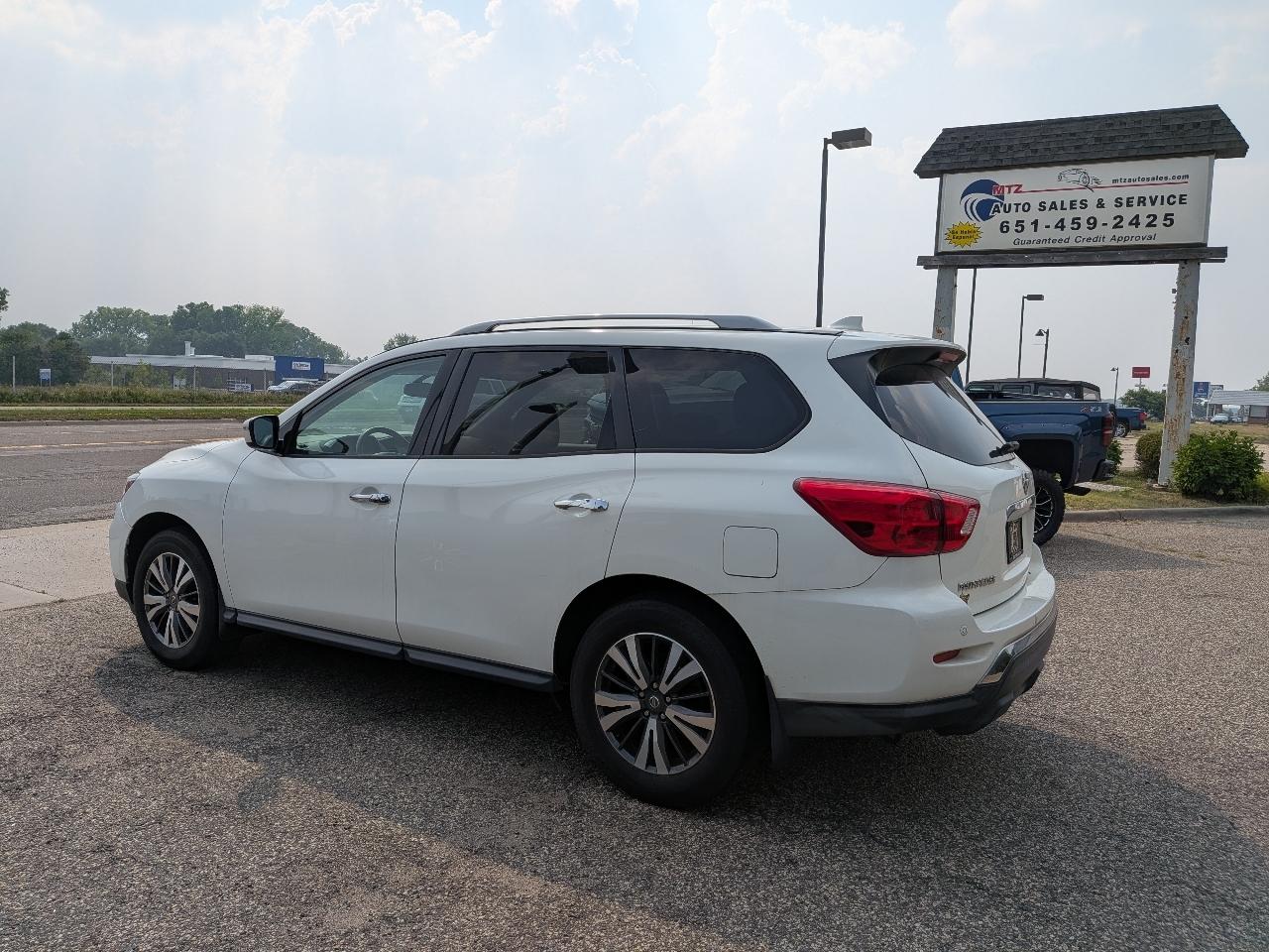 Nissan Pathfinder SV 2020