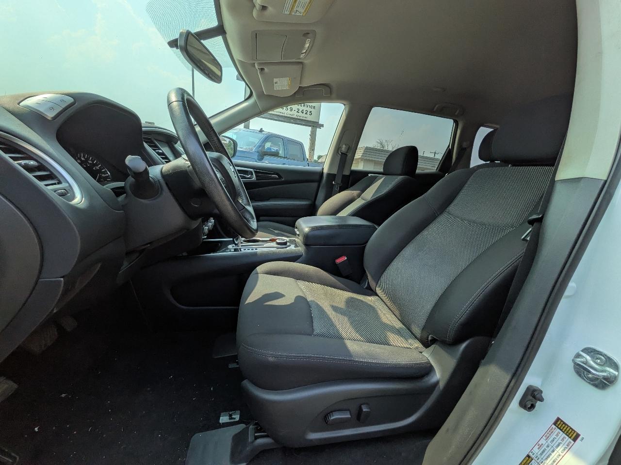 Nissan Pathfinder SV 2020