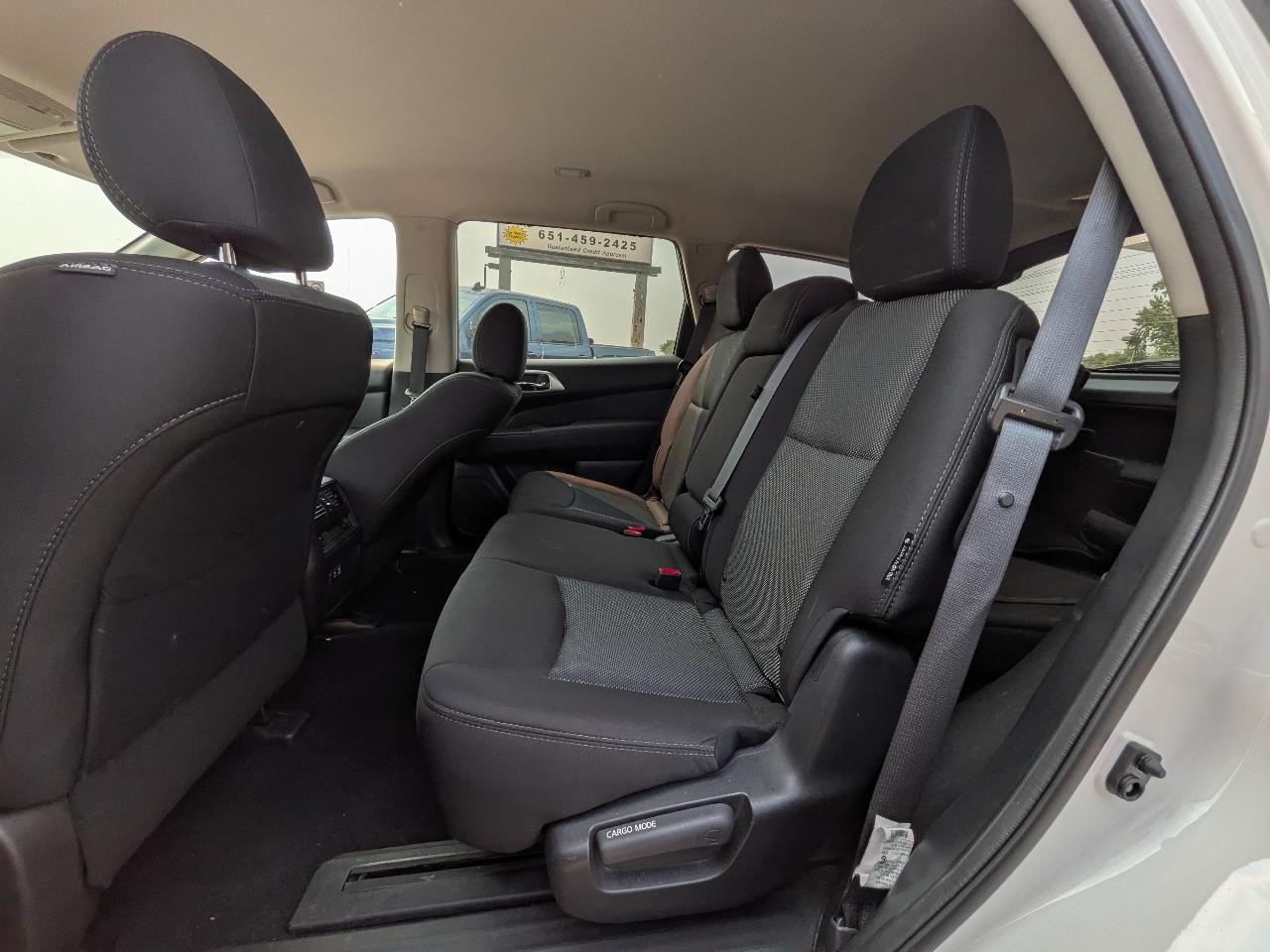Nissan Pathfinder SV 2020