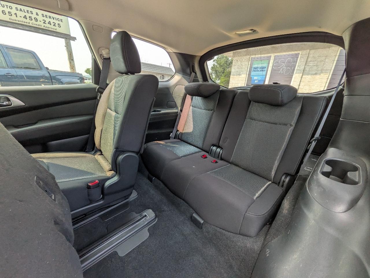 Nissan Pathfinder SV 2020