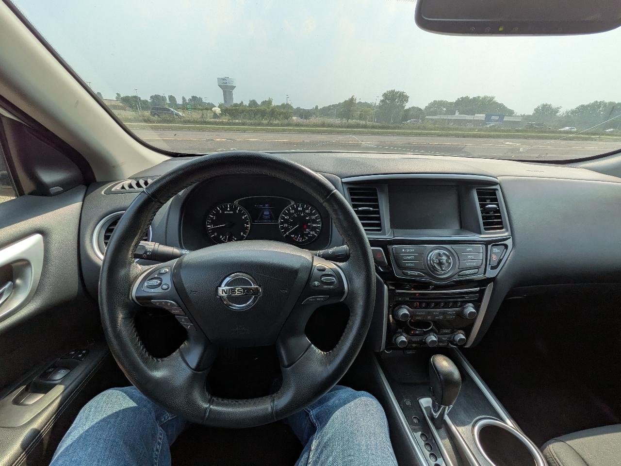 Nissan Pathfinder SV 2020