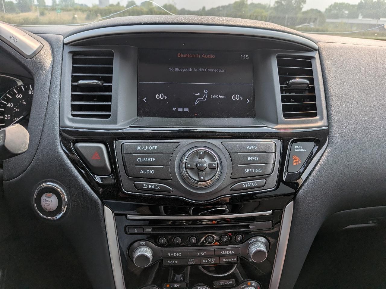 Nissan Pathfinder SV 2020