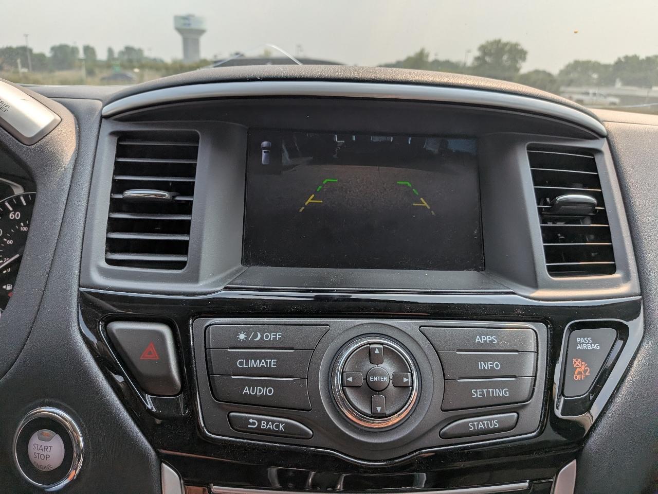 Nissan Pathfinder SV 2020
