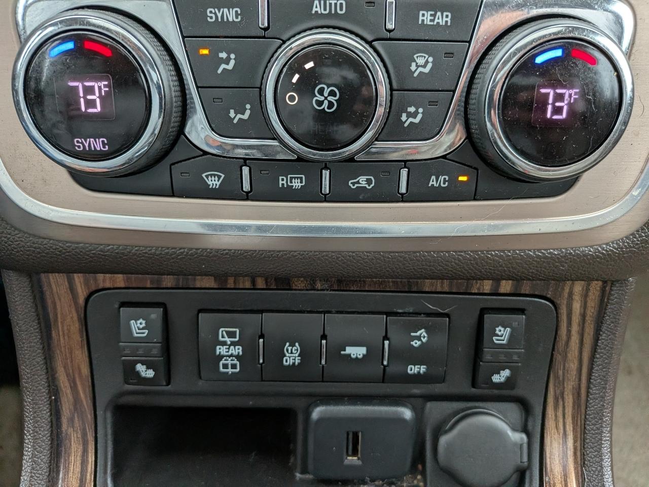 GMC Acadia AWD 4dr Denali 2015