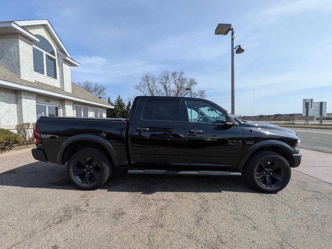 RAM 1500 Classic Warlock 4x4 Crew Cab 5'7" Box 2021