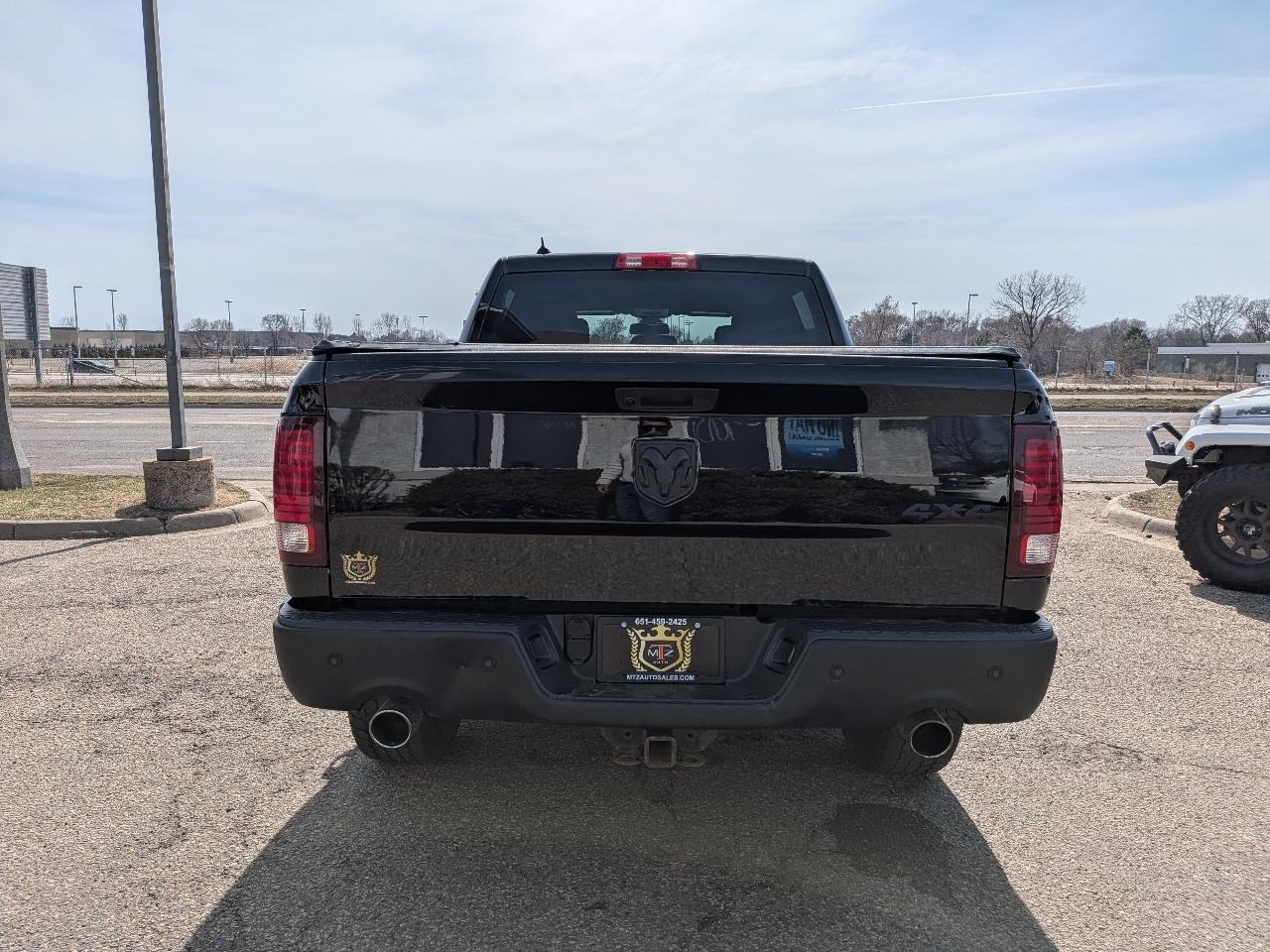 RAM 1500 Classic Warlock 4x4 Crew Cab 5'7" Box 2021