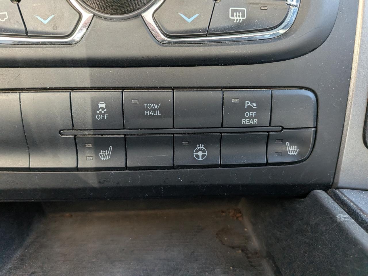 RAM 1500 Classic Warlock 4x4 Crew Cab 5'7" Box 2021