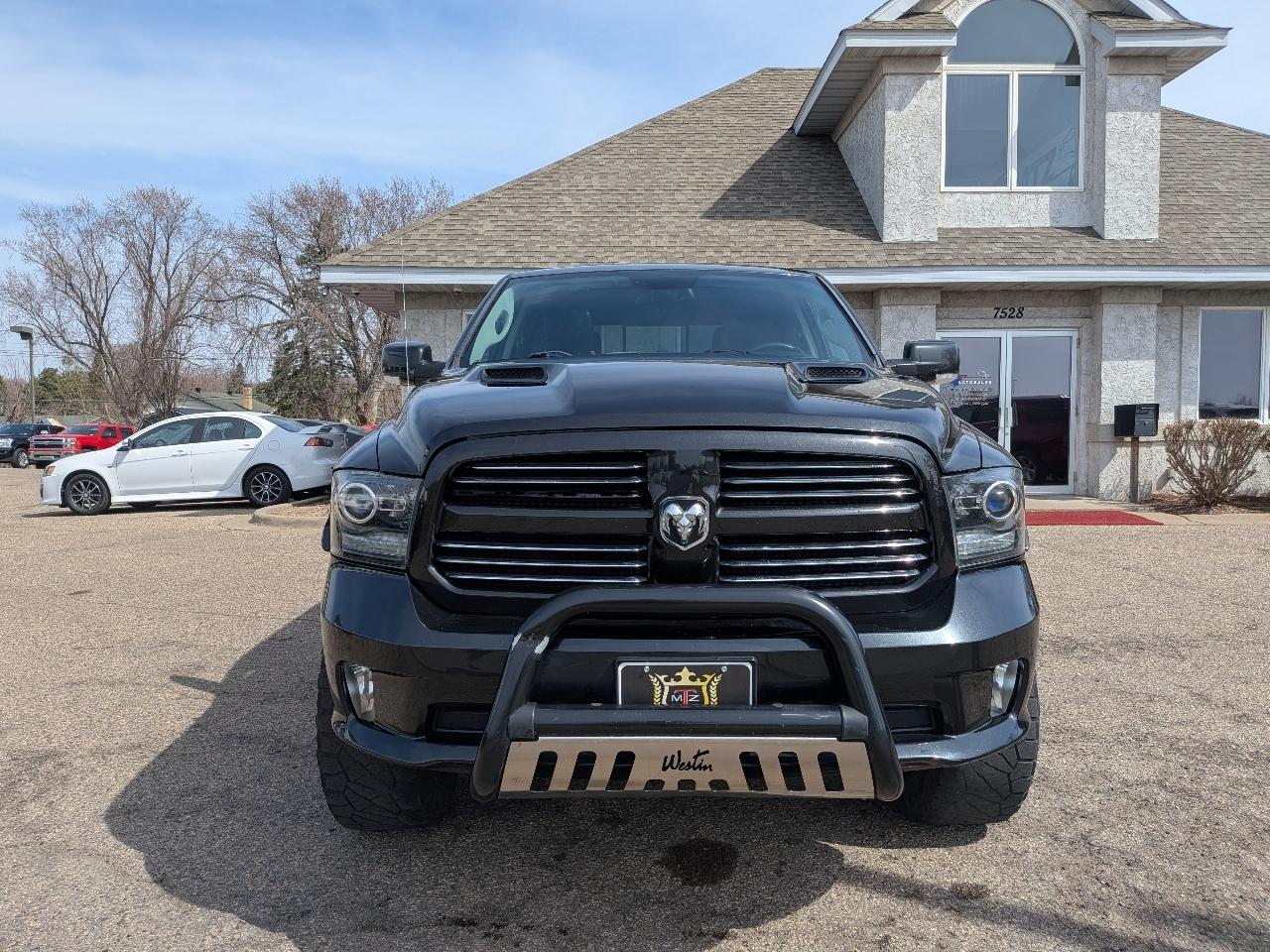 RAM 1500 4WD Crew Cab 140.5" Sport 2017
