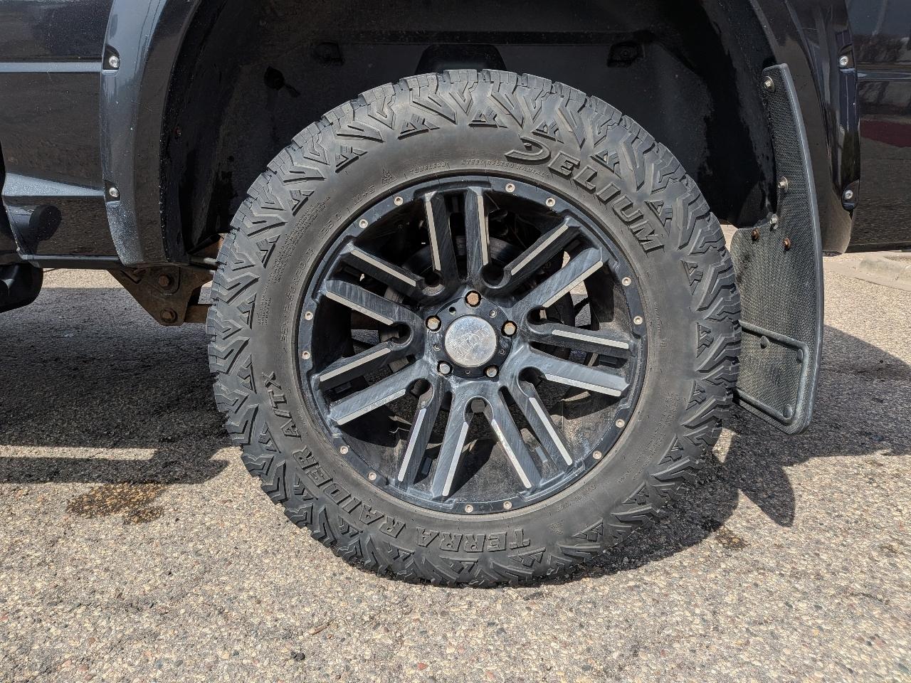 RAM 1500 4WD Crew Cab 140.5" Sport 2017