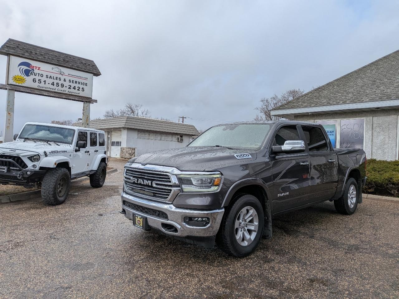 RAM 1500 Laramie 4x4 Crew Cab 5'7" Box 2021