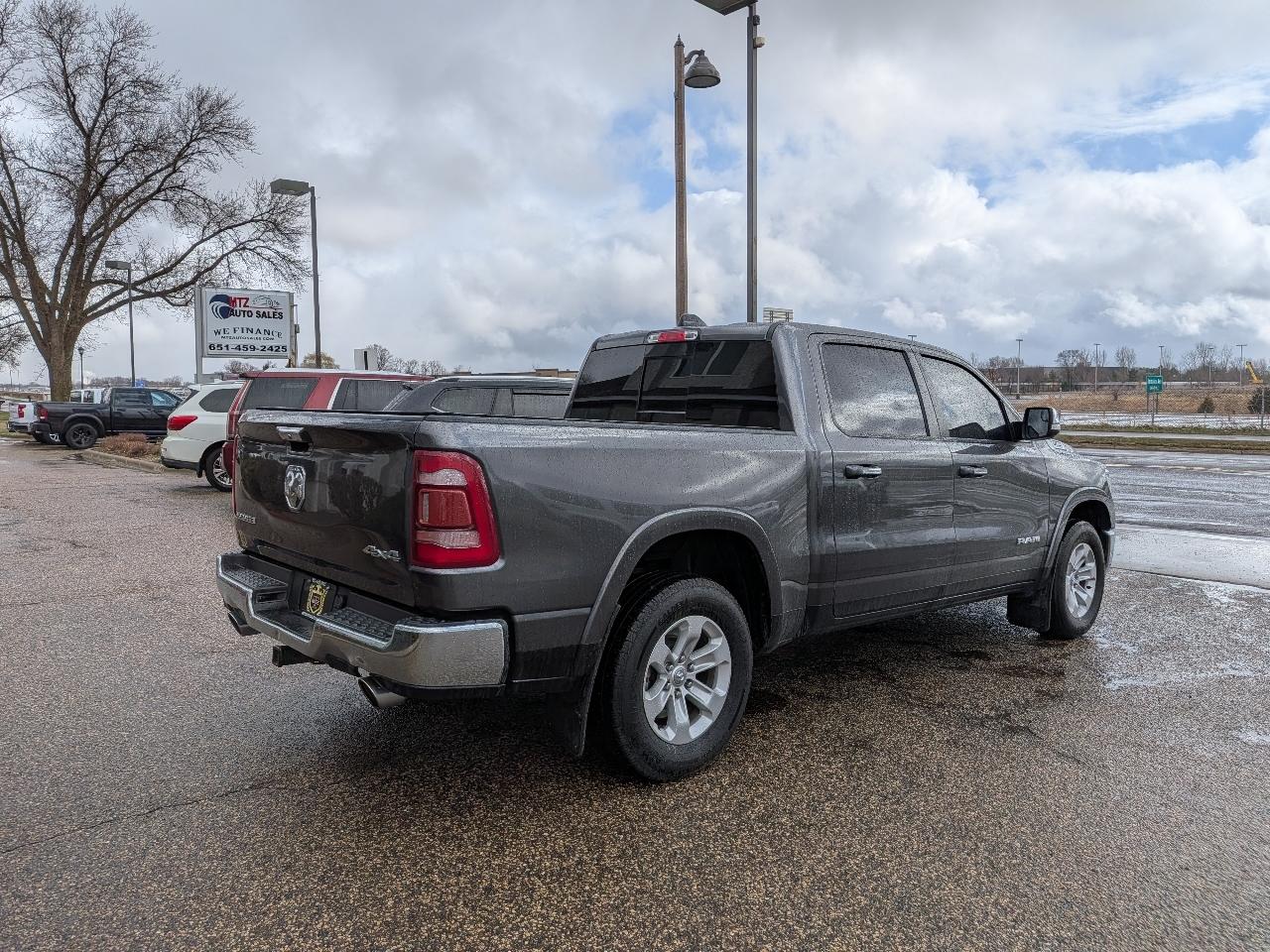 RAM 1500 Laramie 4x4 Crew Cab 5'7" Box 2021