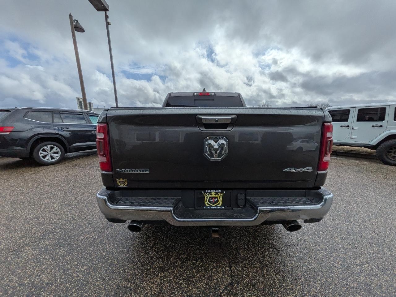 RAM 1500 Laramie 4x4 Crew Cab 5'7" Box 2021