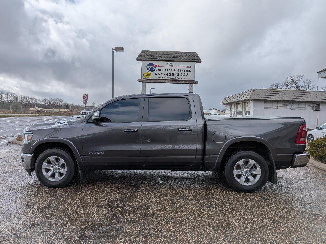 RAM 1500 Laramie 4x4 Crew Cab 5'7" Box 2021