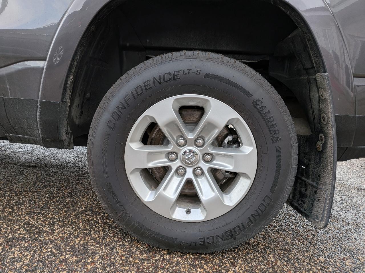 RAM 1500 Laramie 4x4 Crew Cab 5'7" Box 2021