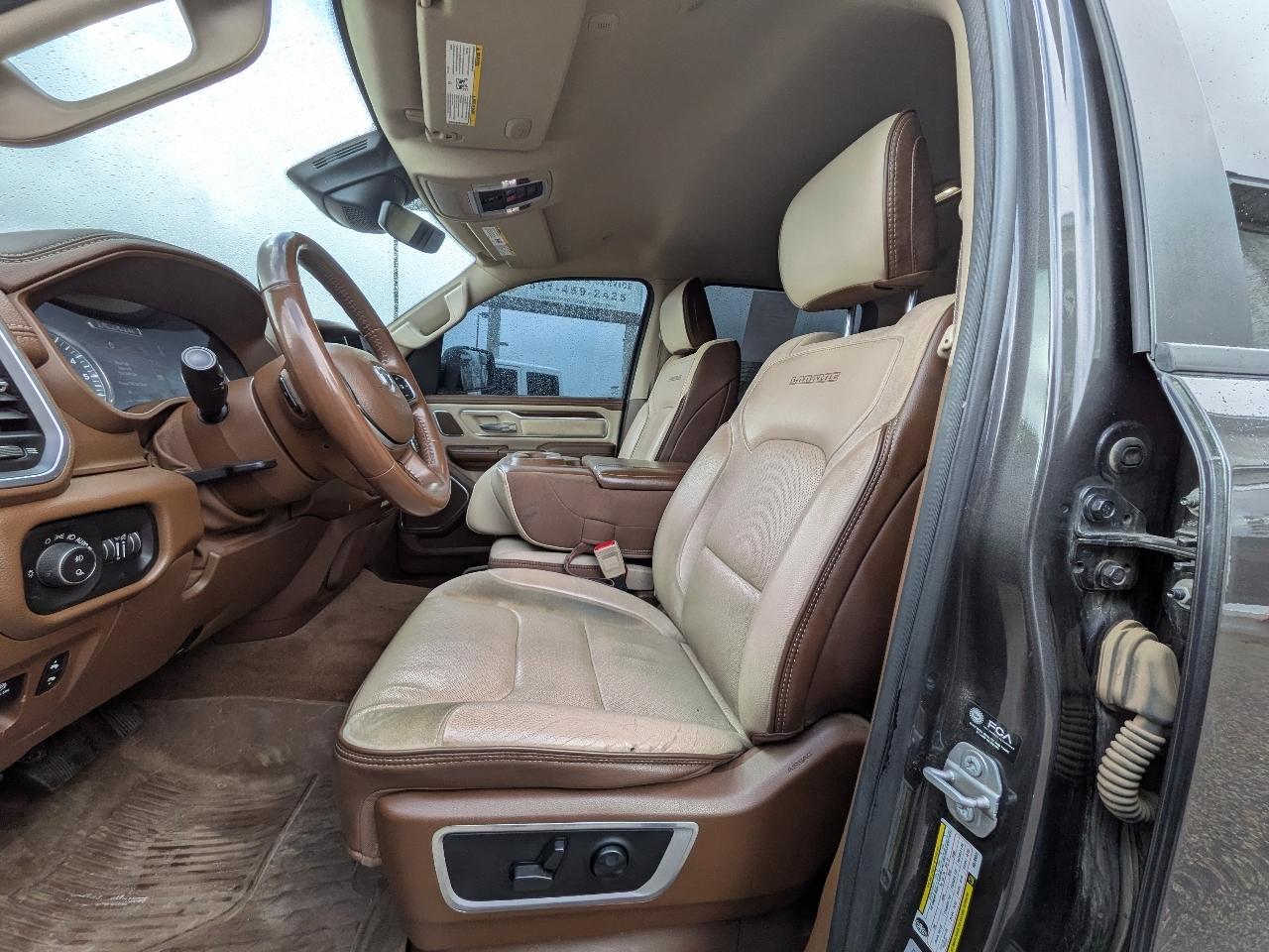 RAM 1500 Laramie 4x4 Crew Cab 5'7" Box 2021