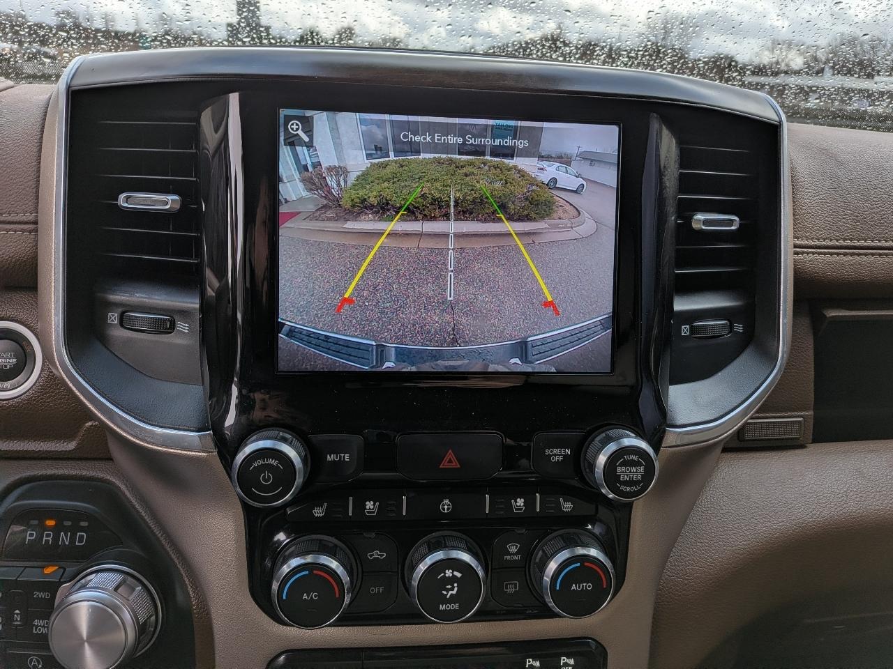 RAM 1500 Laramie 4x4 Crew Cab 5'7" Box 2021