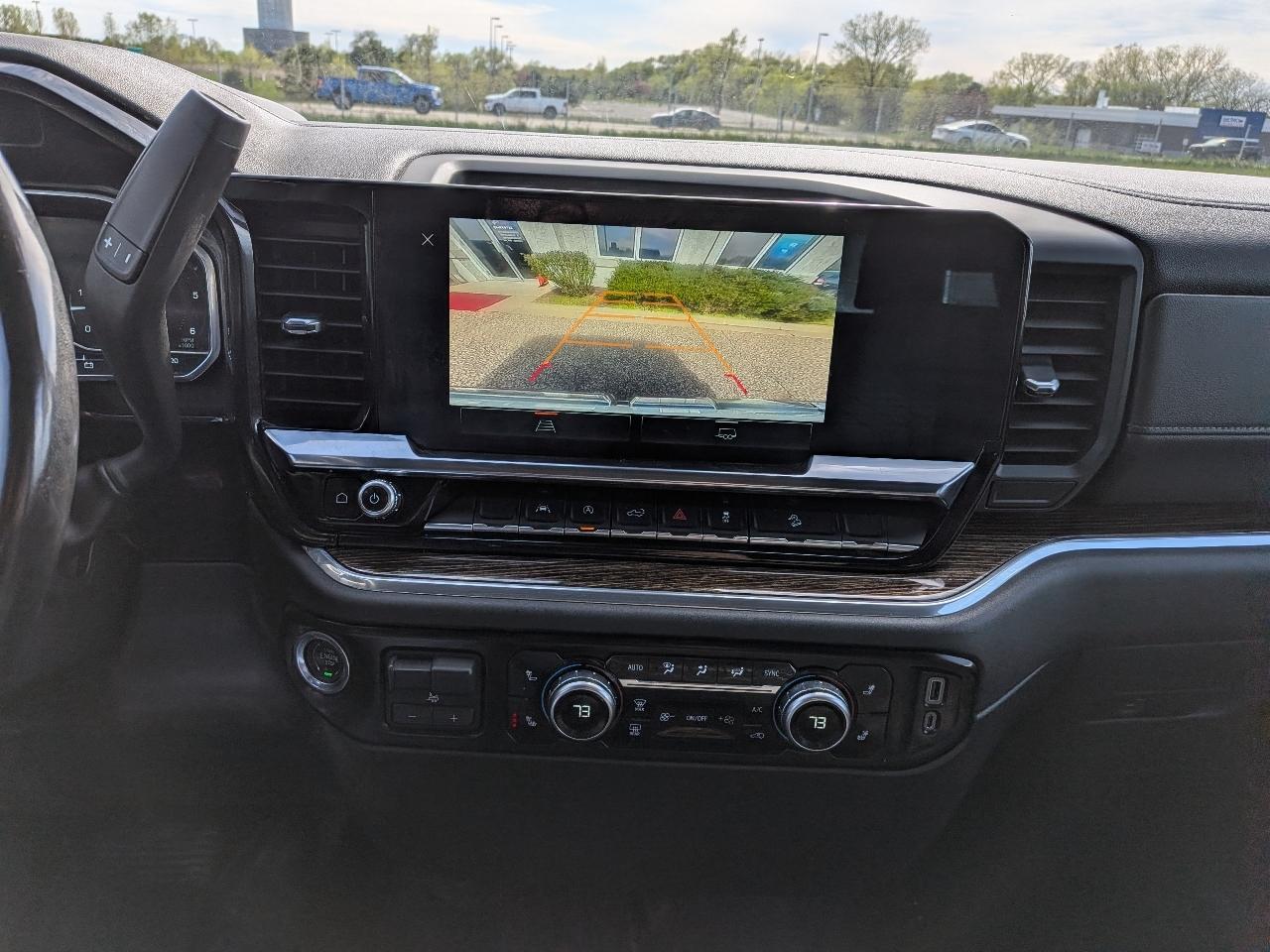 GMC Sierra 1500 4WD Crew Cab 147" SLE 2023