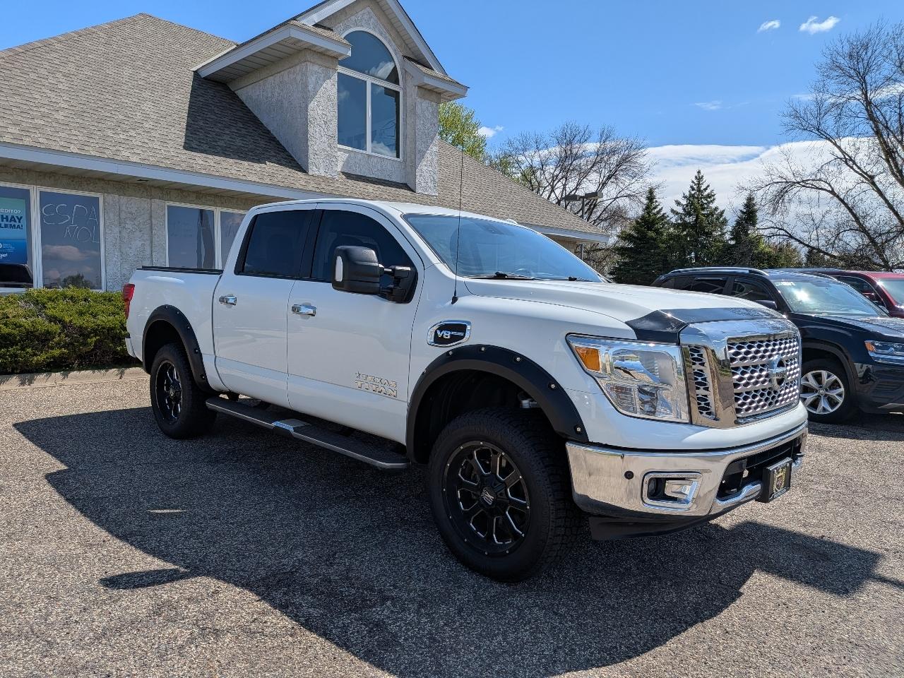 Nissan Titan 4x4 Crew Cab SV 2017