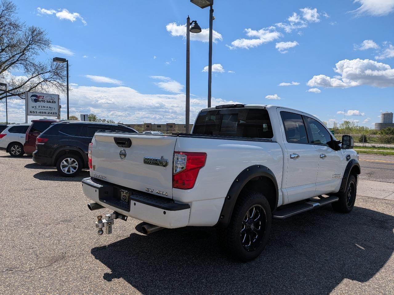 Nissan Titan 4x4 Crew Cab SV 2017