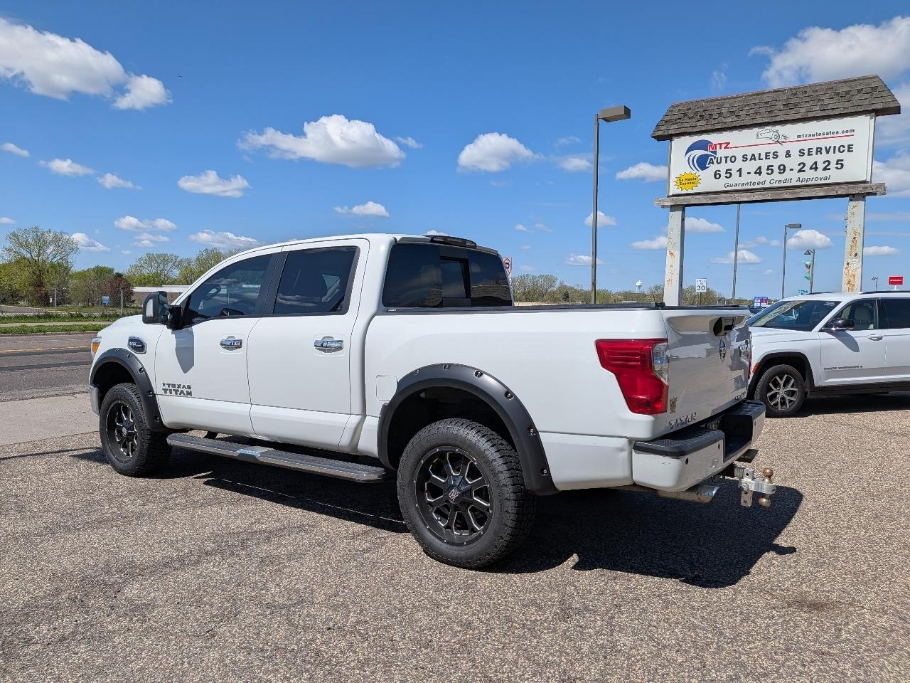 Nissan Titan 4x4 Crew Cab SV 2017