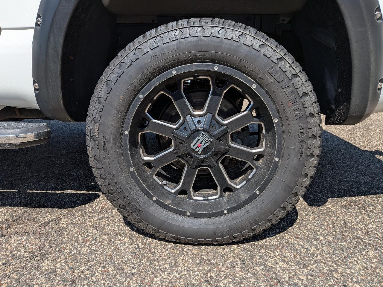 Nissan Titan 4x4 Crew Cab SV 2017