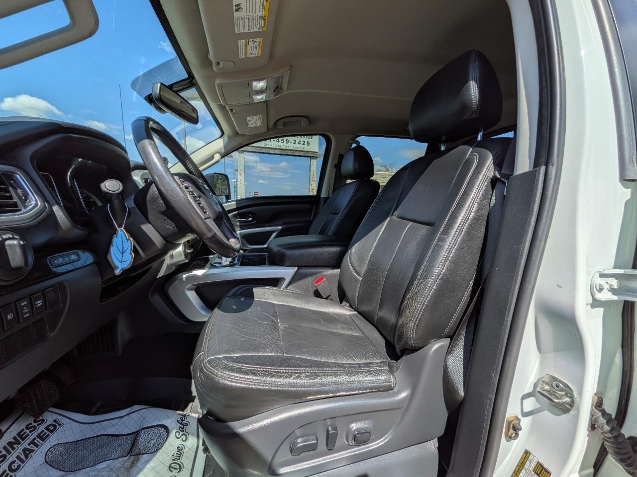 Nissan Titan 4x4 Crew Cab SV 2017