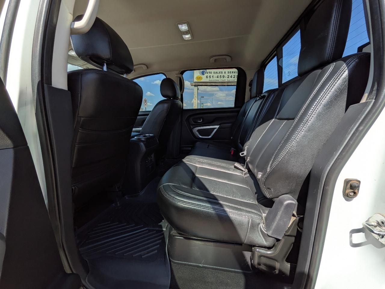 Nissan Titan 4x4 Crew Cab SV 2017