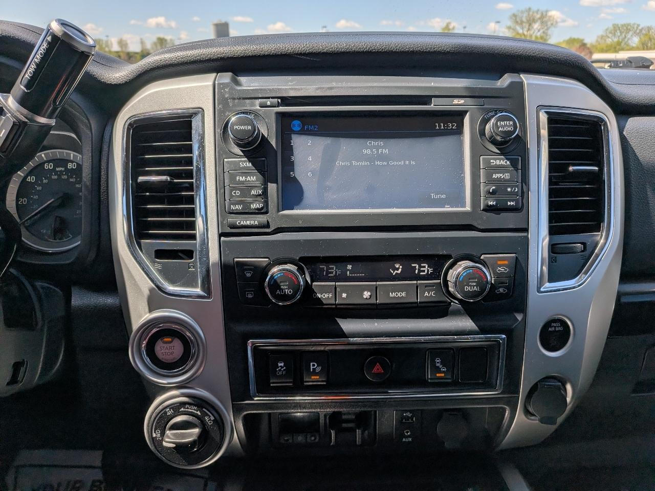 Nissan Titan 4x4 Crew Cab SV 2017