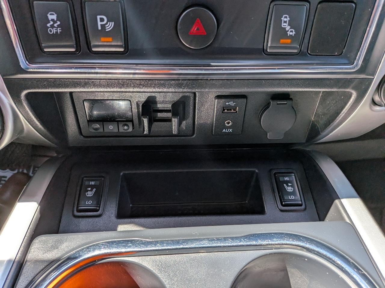 Nissan Titan 4x4 Crew Cab SV 2017