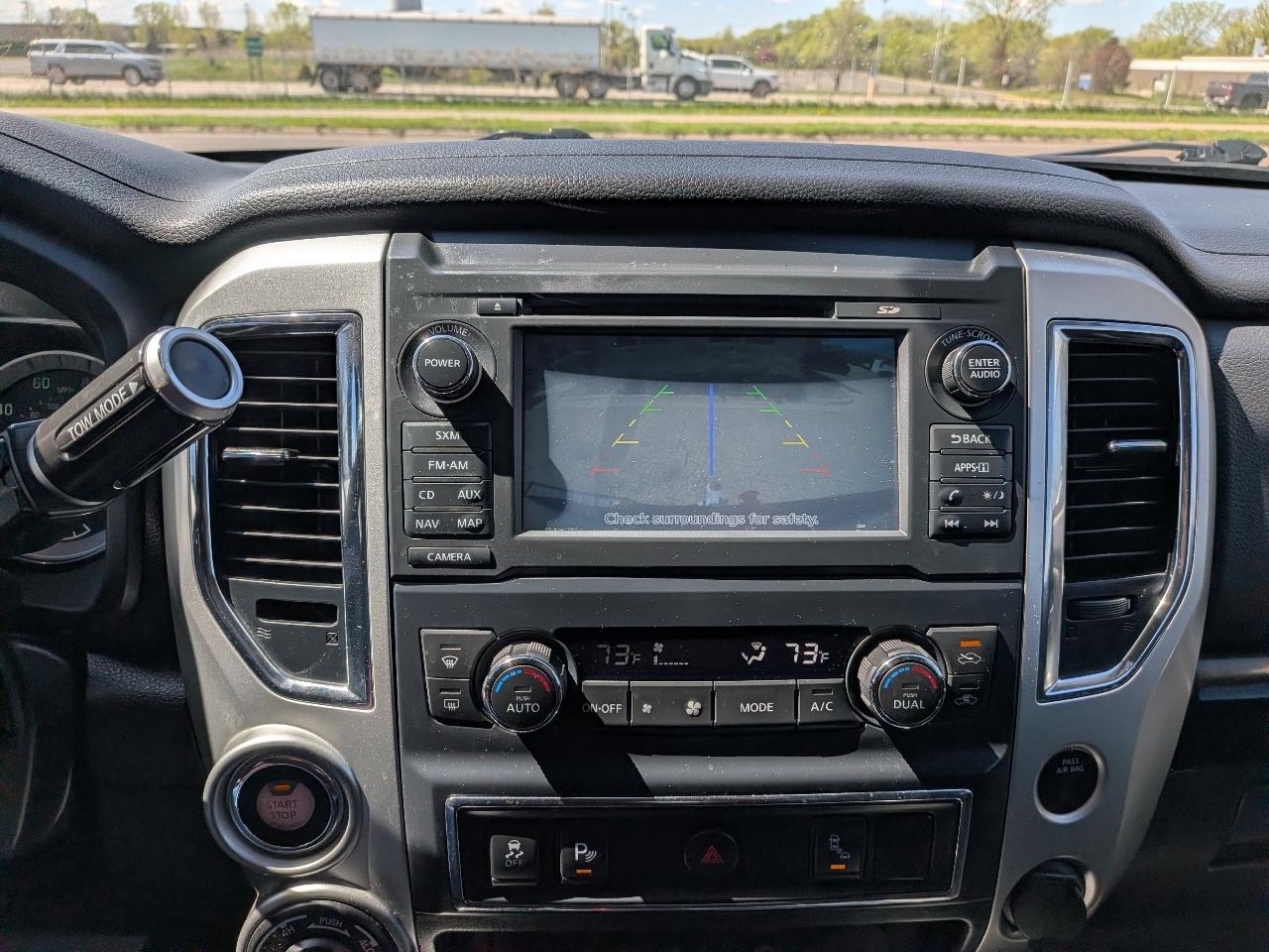 Nissan Titan 4x4 Crew Cab SV 2017