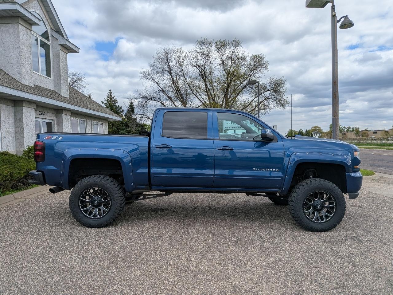 Chevrolet Silverado 1500 4WD Crew Cab 143.5" LT w/2LT 2018
