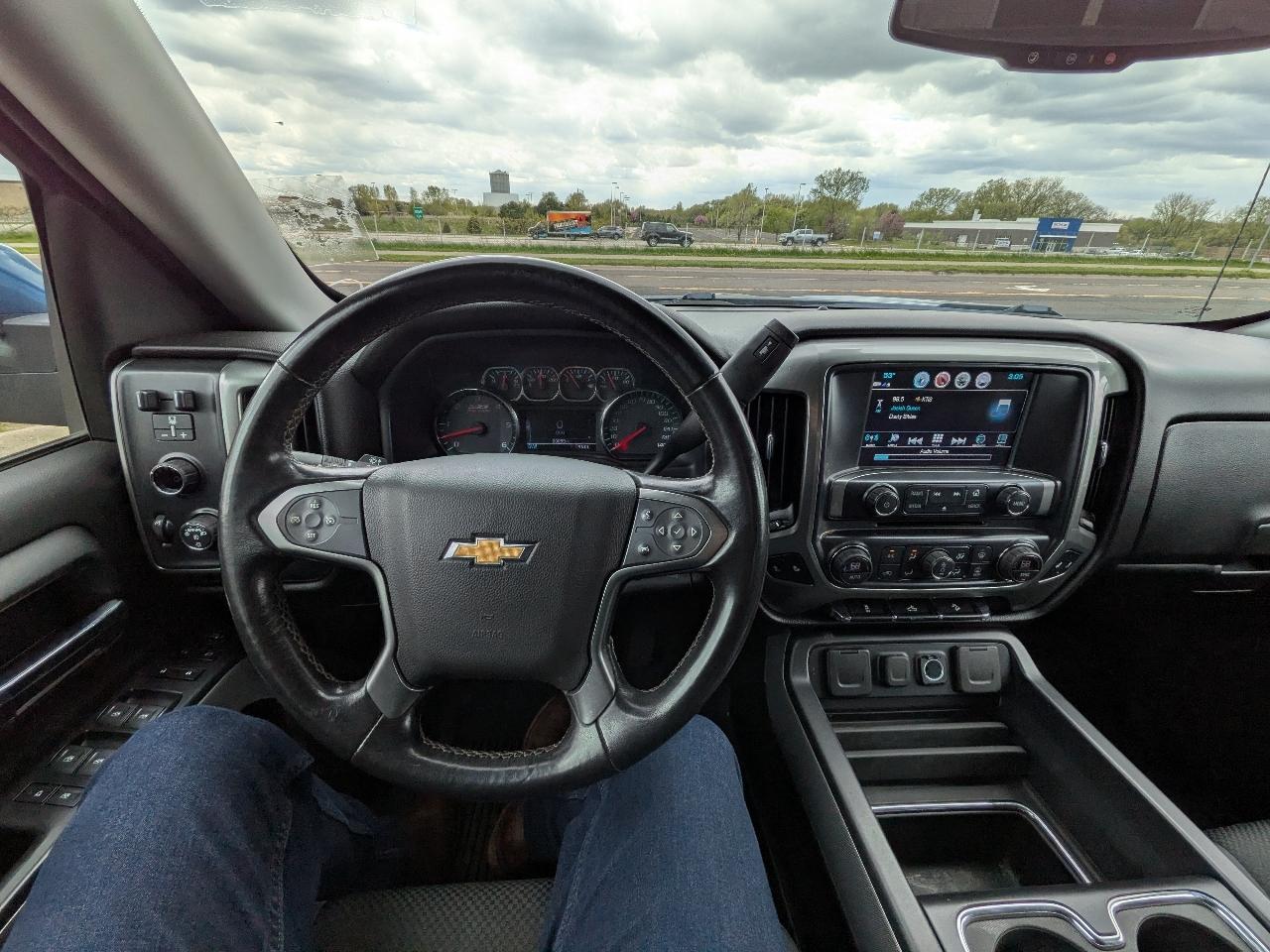 Chevrolet Silverado 1500 4WD Crew Cab 143.5" LT w/2LT 2018