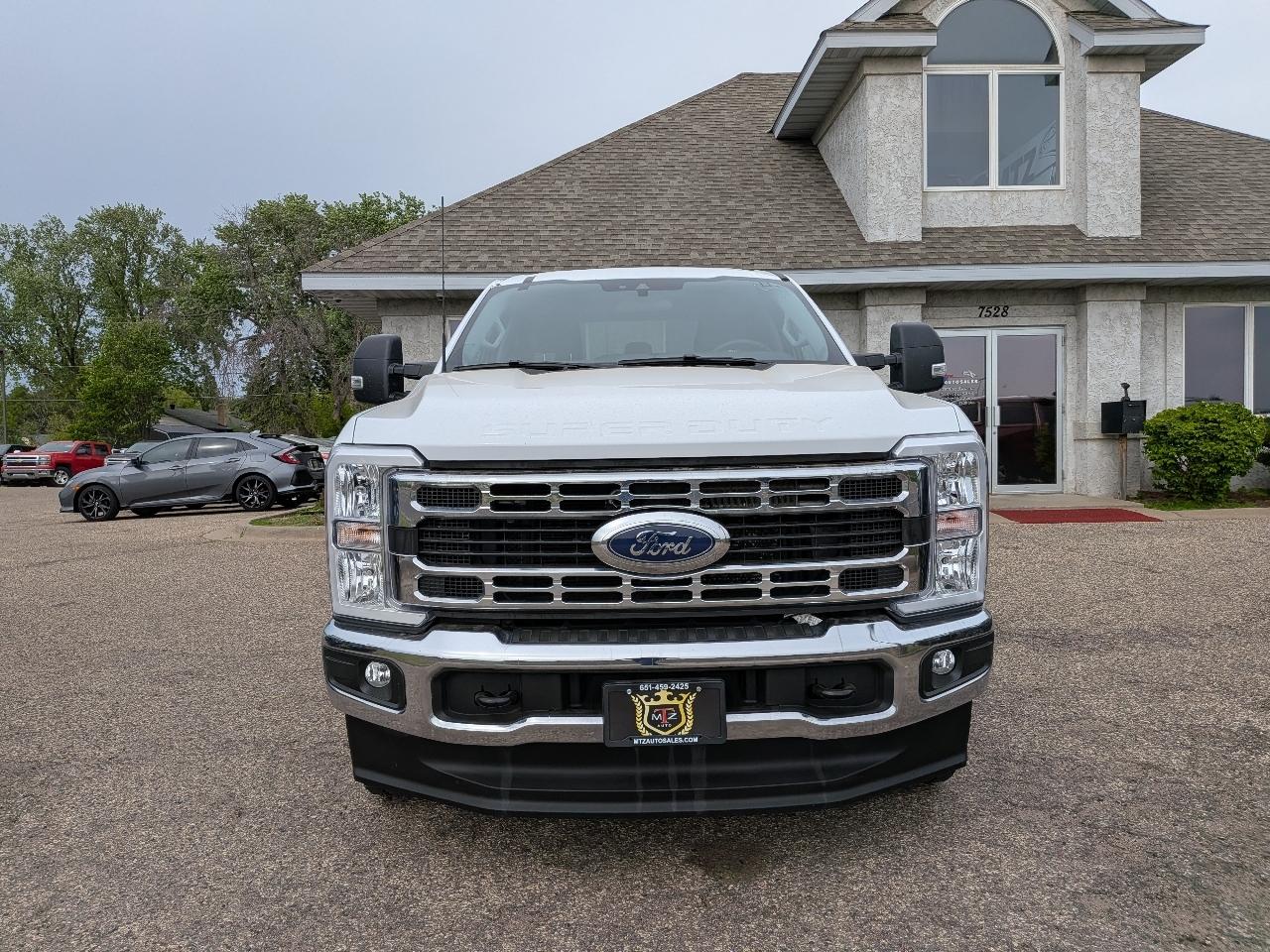 Ford Super Duty F-350 SRW XL 4WD Crew Cab 6.75' Box 2024