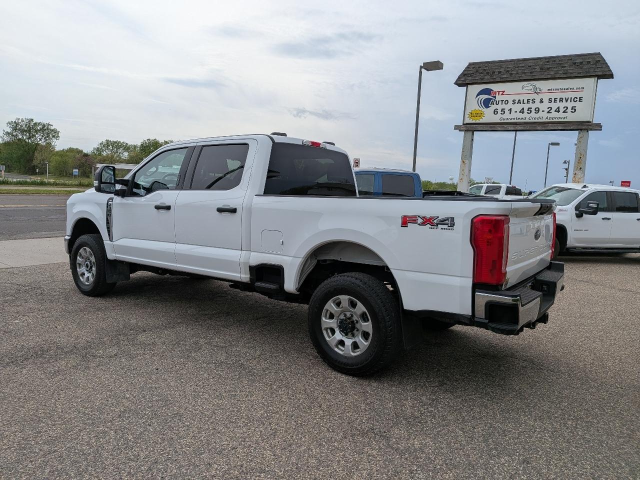 Ford Super Duty F-350 SRW XL 4WD Crew Cab 6.75' Box 2024