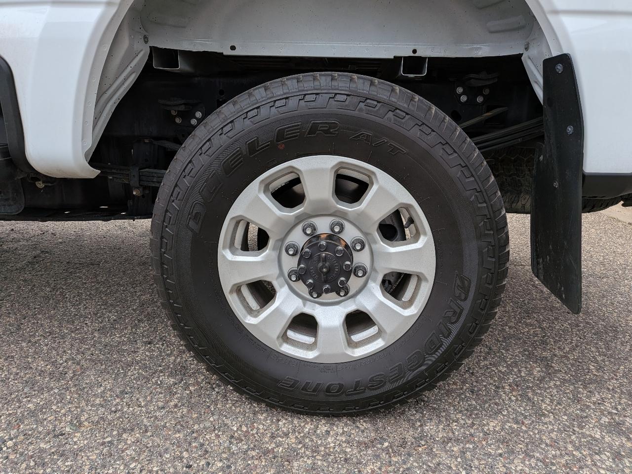 Ford Super Duty F-350 SRW XL 4WD Crew Cab 6.75' Box 2024