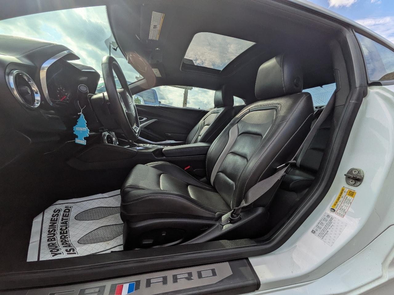Chevrolet Camaro 2dr Cpe 2LT 2017