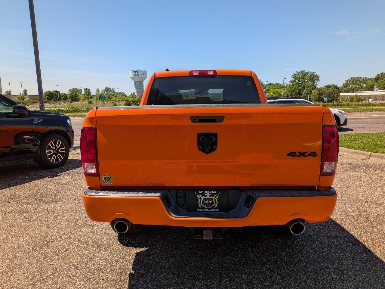 RAM 1500 Classic Express 4x4 Crew Cab 5'7" Box 2019