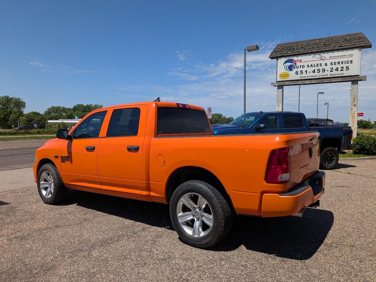 RAM 1500 Classic Express 4x4 Crew Cab 5'7" Box 2019