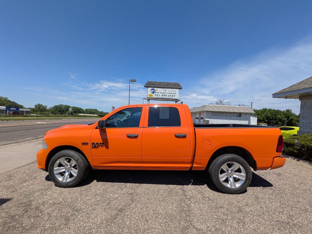 RAM 1500 Classic Express 4x4 Crew Cab 5'7" Box 2019