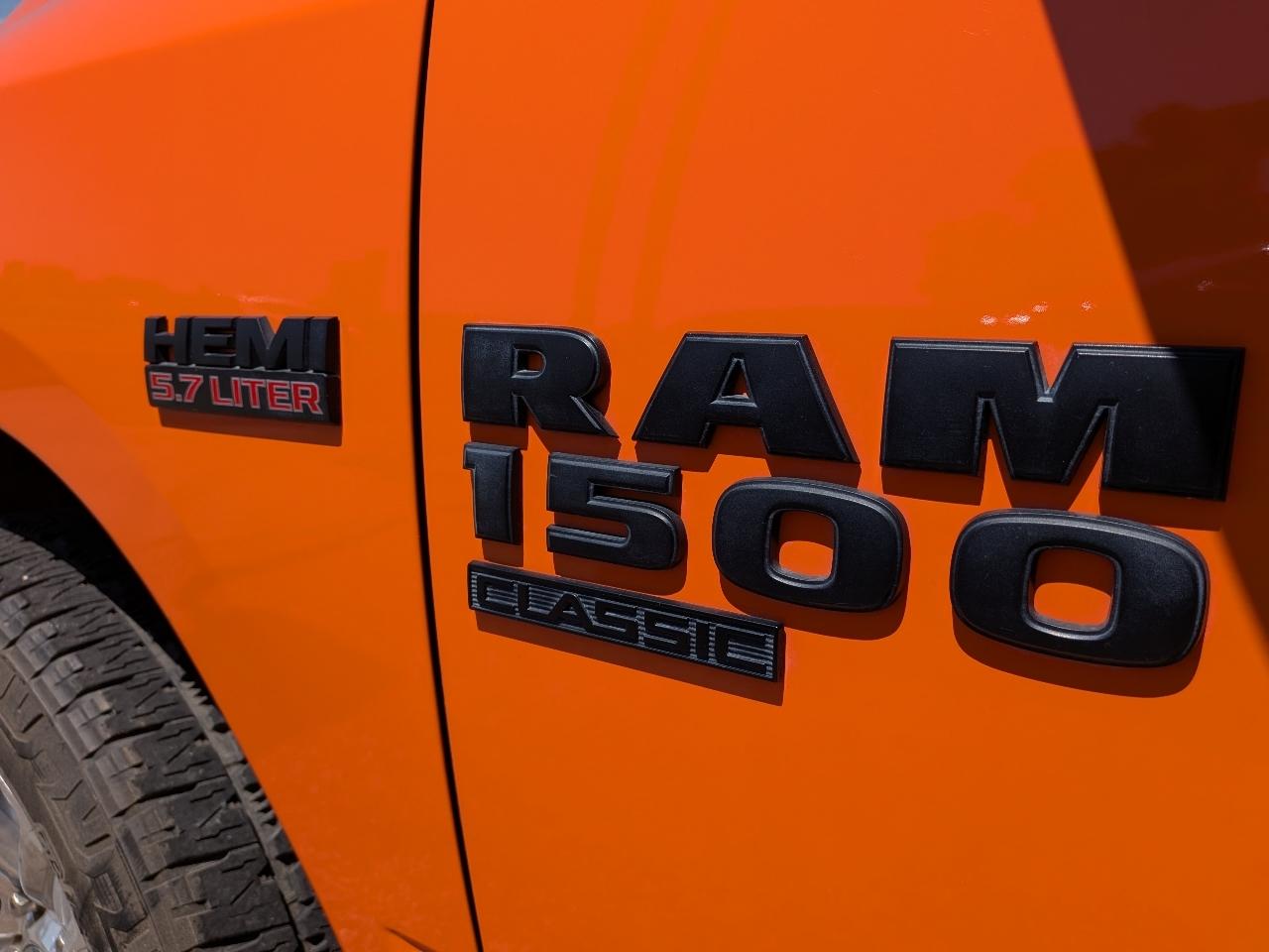 RAM 1500 Classic Express 4x4 Crew Cab 5'7" Box 2019
