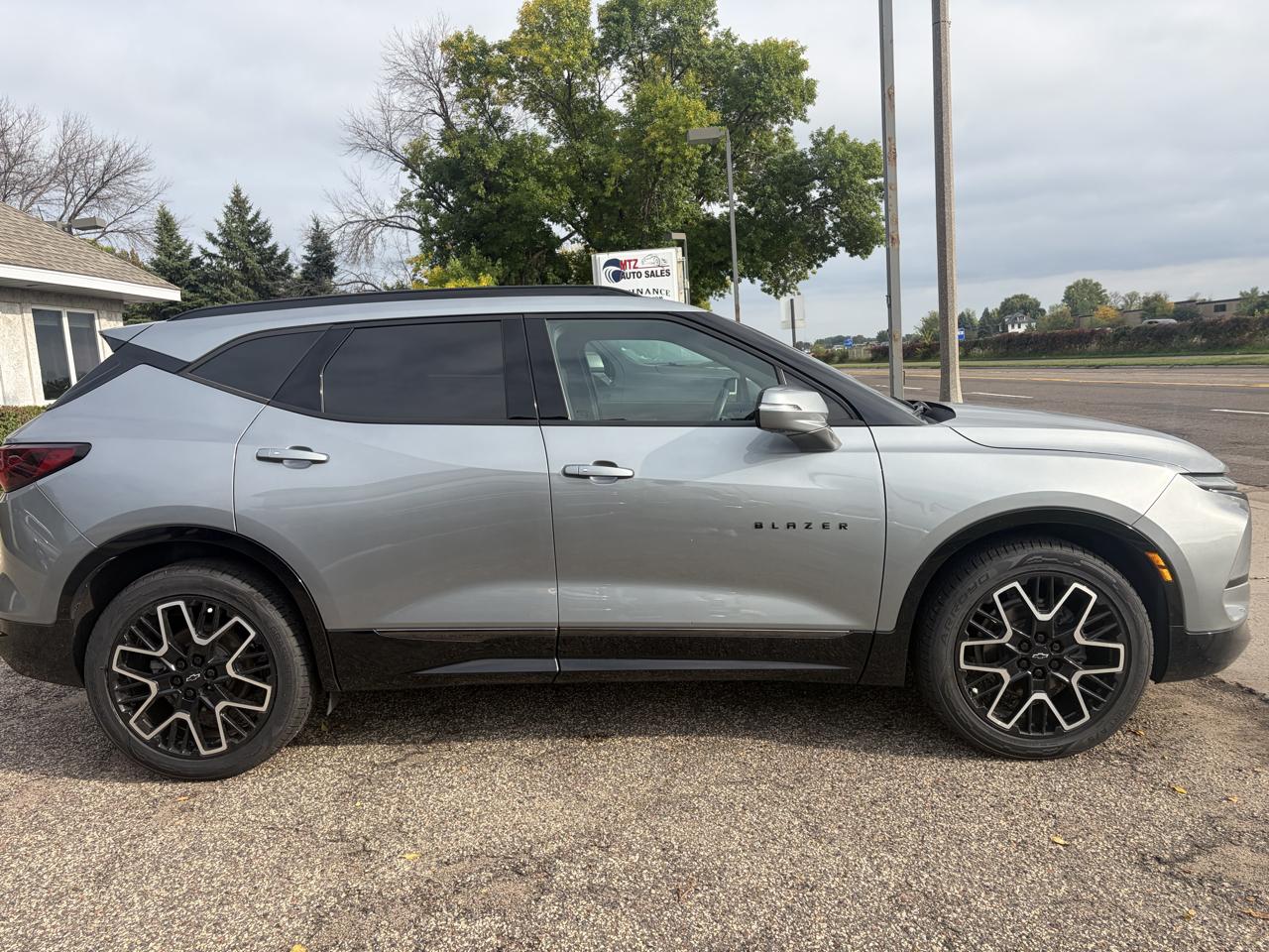 Chevrolet Blazer photo 3