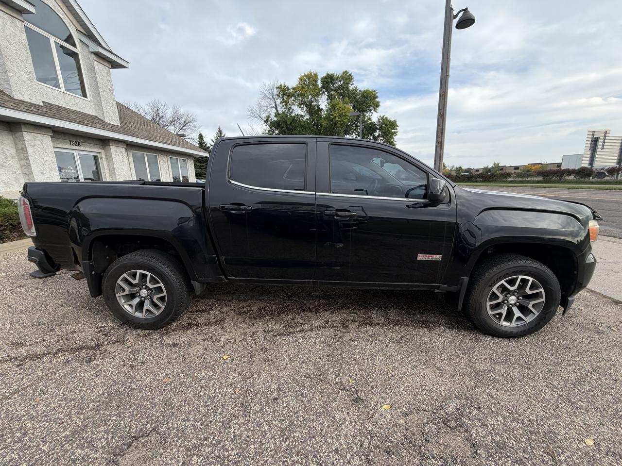 GMC Canyon photo 4