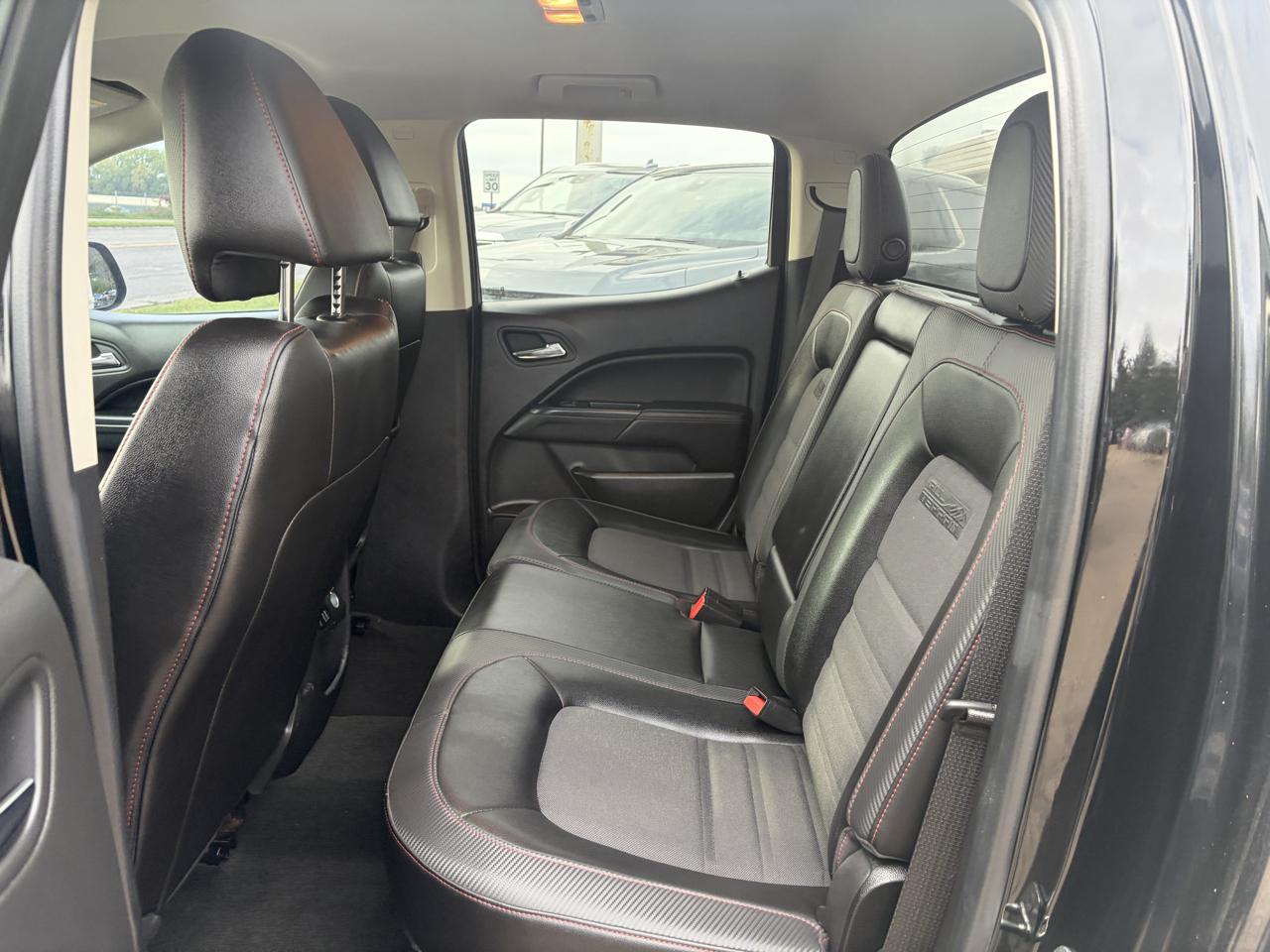 GMC Canyon photo 10