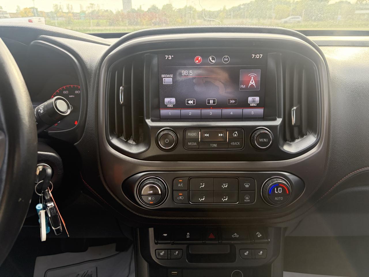 GMC Canyon photo 12