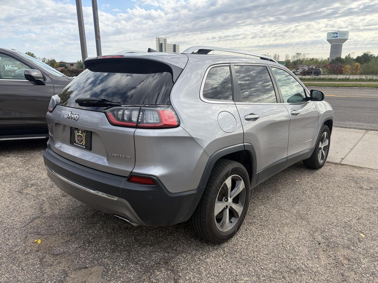 Jeep Cherokee photo 5