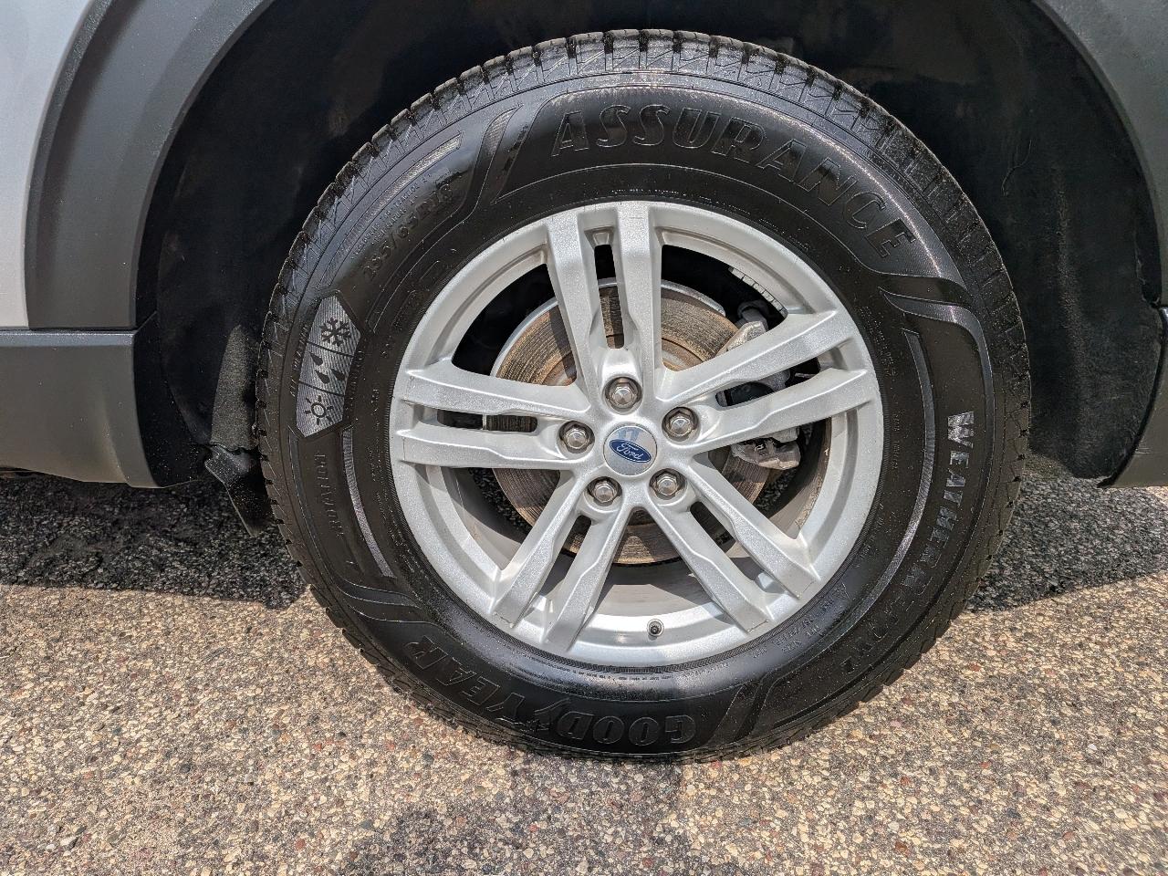 Ford Explorer XLT 4WD 2023