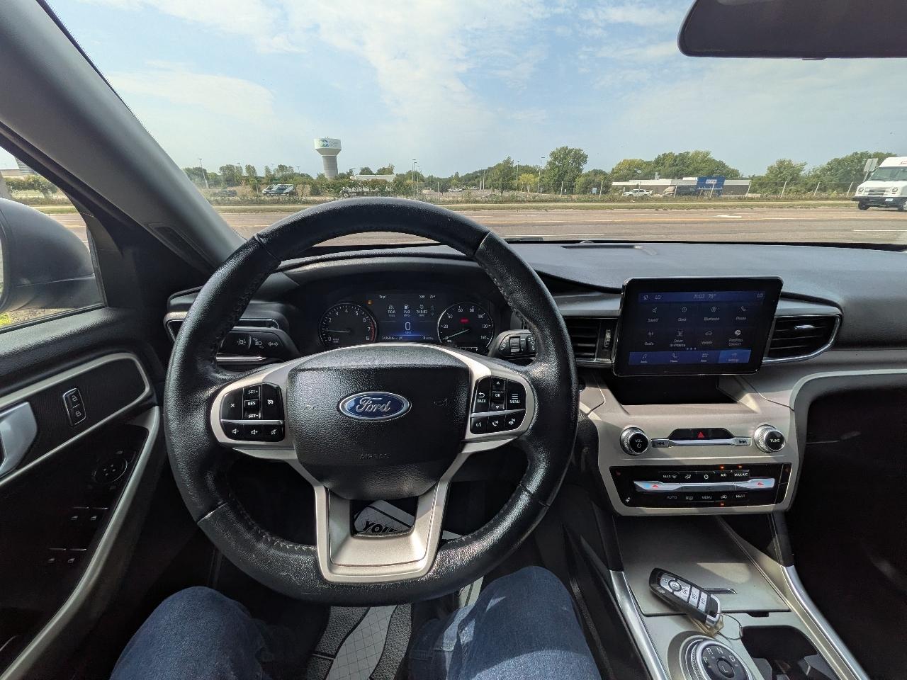 Ford Explorer XLT 4WD 2023