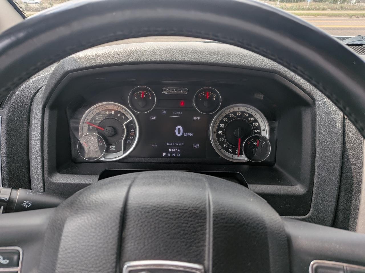 RAM 1500 4WD Crew Cab 140.5" Big Horn 2016