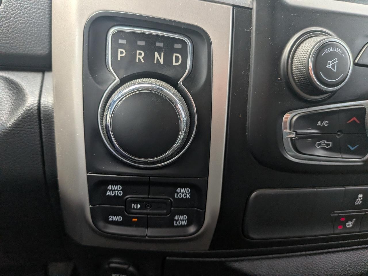 RAM 1500 4WD Crew Cab 140.5" Big Horn 2016