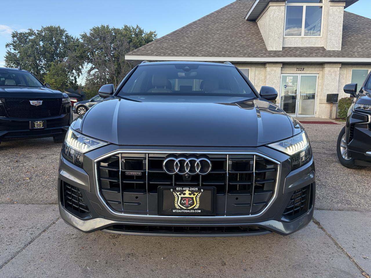 Audi Q8 photo 2